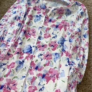 White floral king sleeve blouse